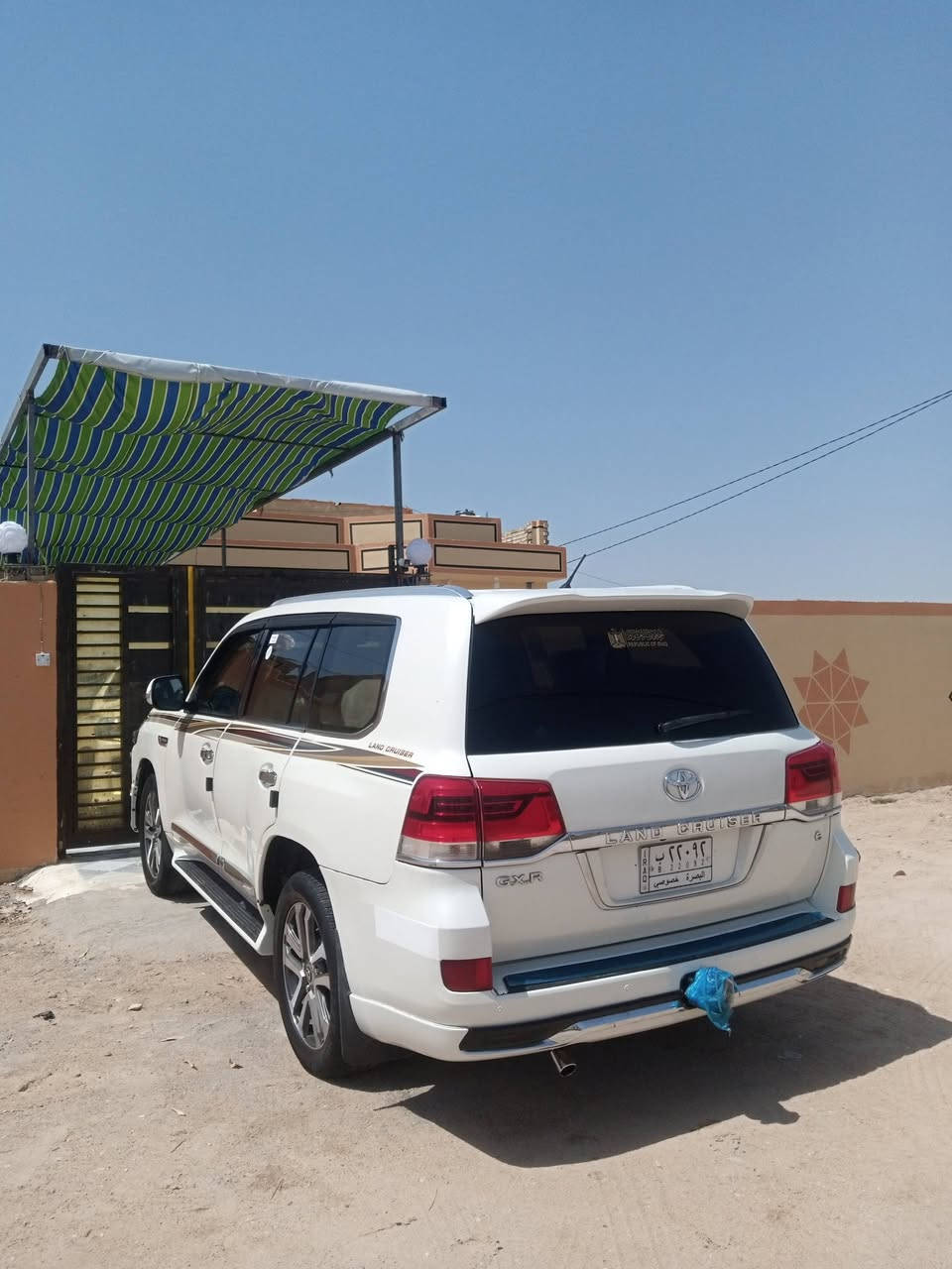 السلام عليكم
للبيع لاندكروز 2008محدثه2021بل كامل 

صبغ عام سياره احلى من صور جاهزه من كلشي 

رقم بصرة 

سعر215بيهه مجال

***********

