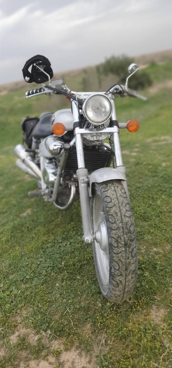 السلام عليكم  متاح هارلي مكنه  مكفوله سرعته ١٤٠ حجم المكينه ٢٥٠ 
لستفسار *********** مكان كميت
