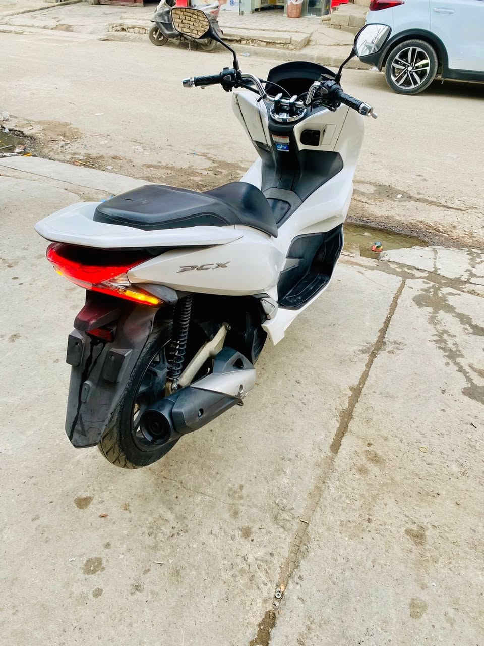 سلام عليكم دراجهPCX جيل الثالث ياباني JF ماشيه 31 الف كفاله عامه بيه ملاحظة/الجكمجه مكسوره ) دراجه فول حساس ستان صفح حساس ازدحام شغالات كهربائيات .مكينه 125)السعر 21)وبيه مجال بسيط المكان مدينه الصدر قطاع 48 رقم الهاتف/***********
