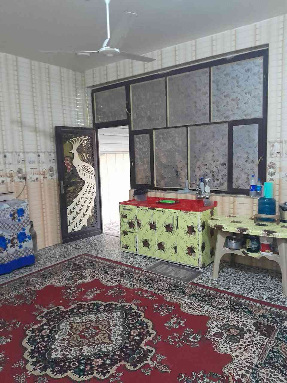 يعلن مكتب دار السلطان للعقار
عن بيع بيت في منطقة الورديه خارج مجاور الشيخ حبيب الحلاوي عرض الشارع ١٠م المساحه ٤٥٧م زراعي يتكون من ٢غرف نوم وهول واستقبال ومطبخ ومجمع صحيات داخله وخارجه وحديقه وكراج للسيارات  البيت نضيف جدآ السعر ١٥٠مليون وبي مجال للإستفسار الاتصال على الرقم ***********
