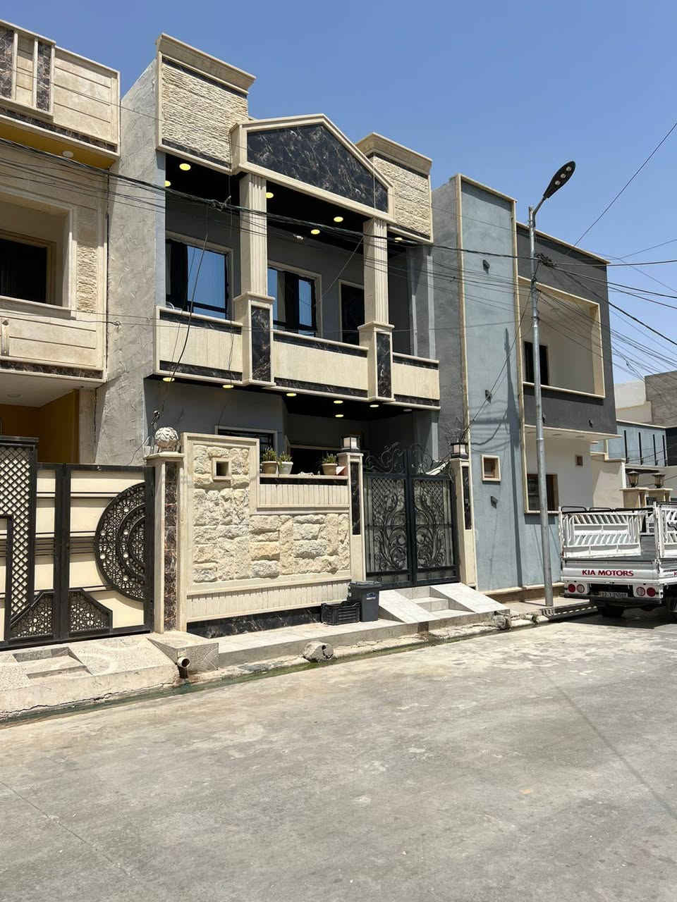 دار للبيع حي الملايين الأولى

قرب شركه الاخشاب

مساحه108 واجه6ونص

ط1)) غرفه نوم واستقبال وصاله ومطبخ وصحيات

ط2)) 2 غرف نوم وصاله وصحيات وبيتونه

خدمات كامله ماء كهرباء تبليط شارع بعرض15متر

سند زراعي بستان ملك صرف

للاستفسار أكثر اتصل على الأرقام او 

 ***********
واتساب***********
