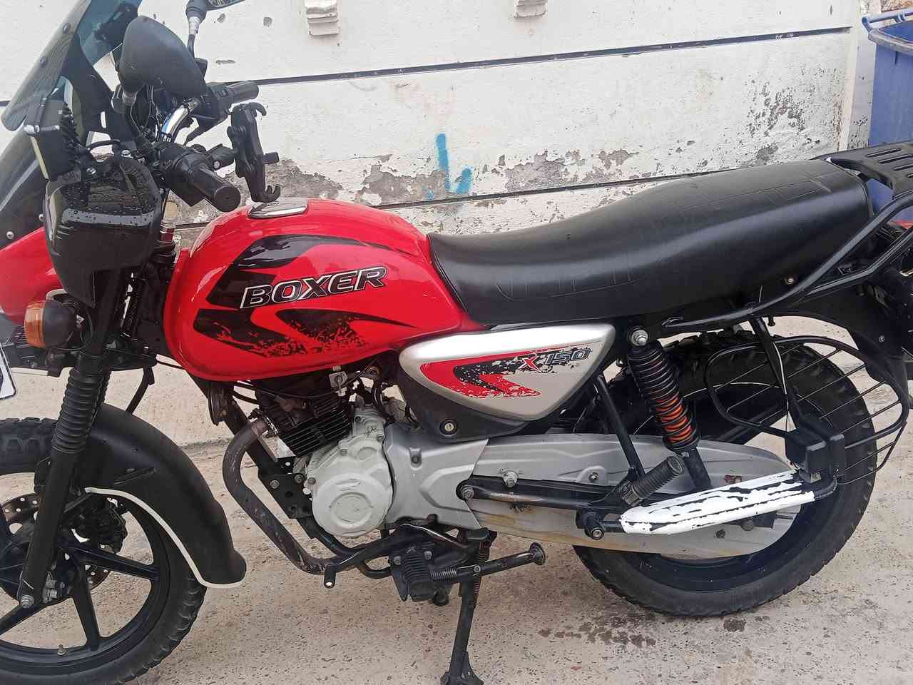 السلام عليكم بوكسر موديل 22 نازلة بشهر 11 محسوبة عل 23 كاملة مكملة خير من الله تجفيت جديد مال شركة النضافة مثل ما موضح بل صورة زنون منضومة كاملة تخم تاير جديد الدراجة رقم انكليزي تحويل ثاني يوم بسمي الدراجة نضافة كدامك السعر 2.200وبيهة مجال حك الجية استفسار خاص او اتصال ***********
