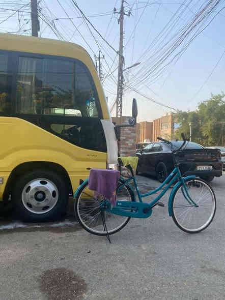 السلام عليكم بايسكل بناتي BD جديد بالجيس ماصار شهر من نزلته من الحاوية السعر 140 وبي مجال بسيط العنوان الزعفرانية بداية شارع المعهد للاستفسار واتساب ***********
