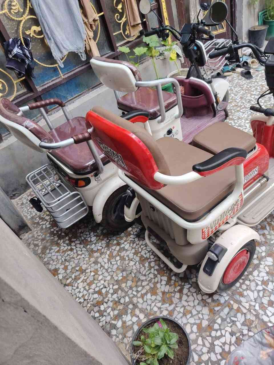 سلام عليكم دراجات شحن للبيع نضيفات كلش الجبيره سعره مليون #وزغيره سعره700 المكان نجف
***********
