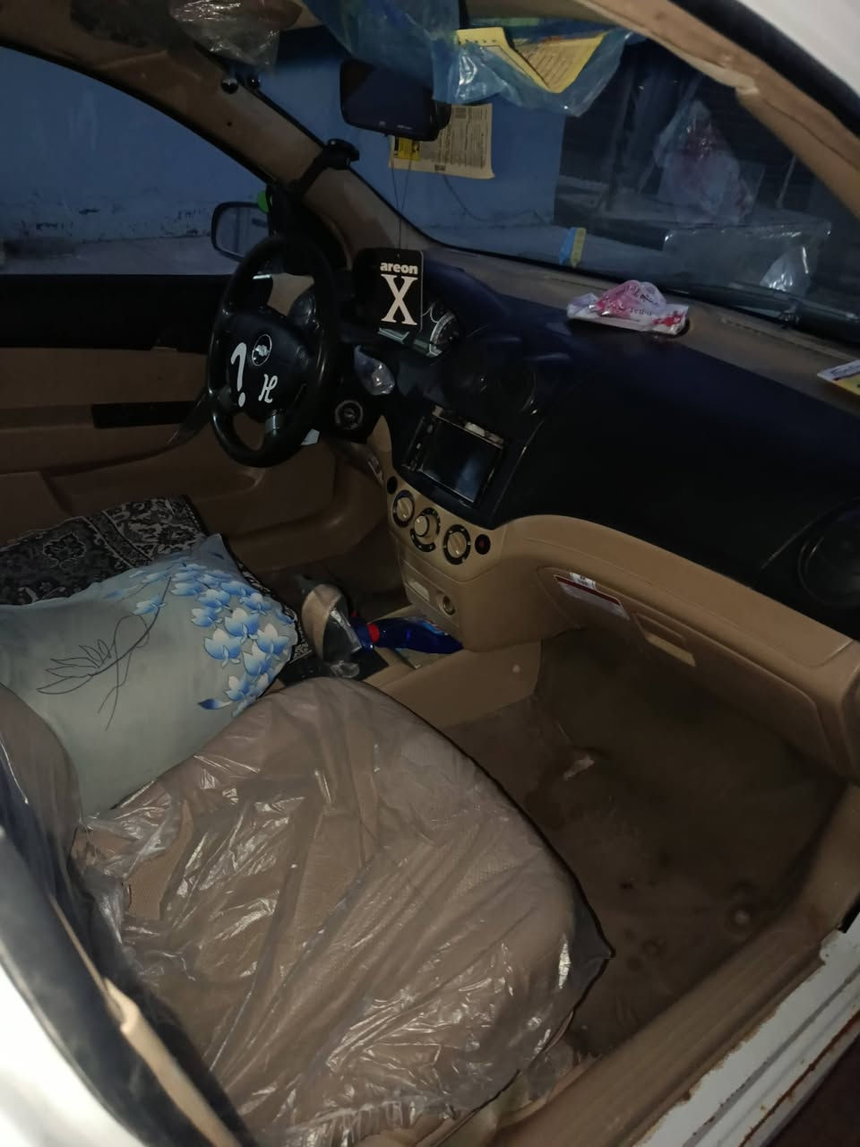 سلام عليكم
افيو موديل 2011
سياره خليجي 
گير اتوماتيك مكينه مفتوح 
سياره مگلوبه بيها گصه كماره
ررقم واسط راعيها بالكوت وضعت رقمه 
مكاني نجف 
رقم ***********
سعر 38 بيها مجال
