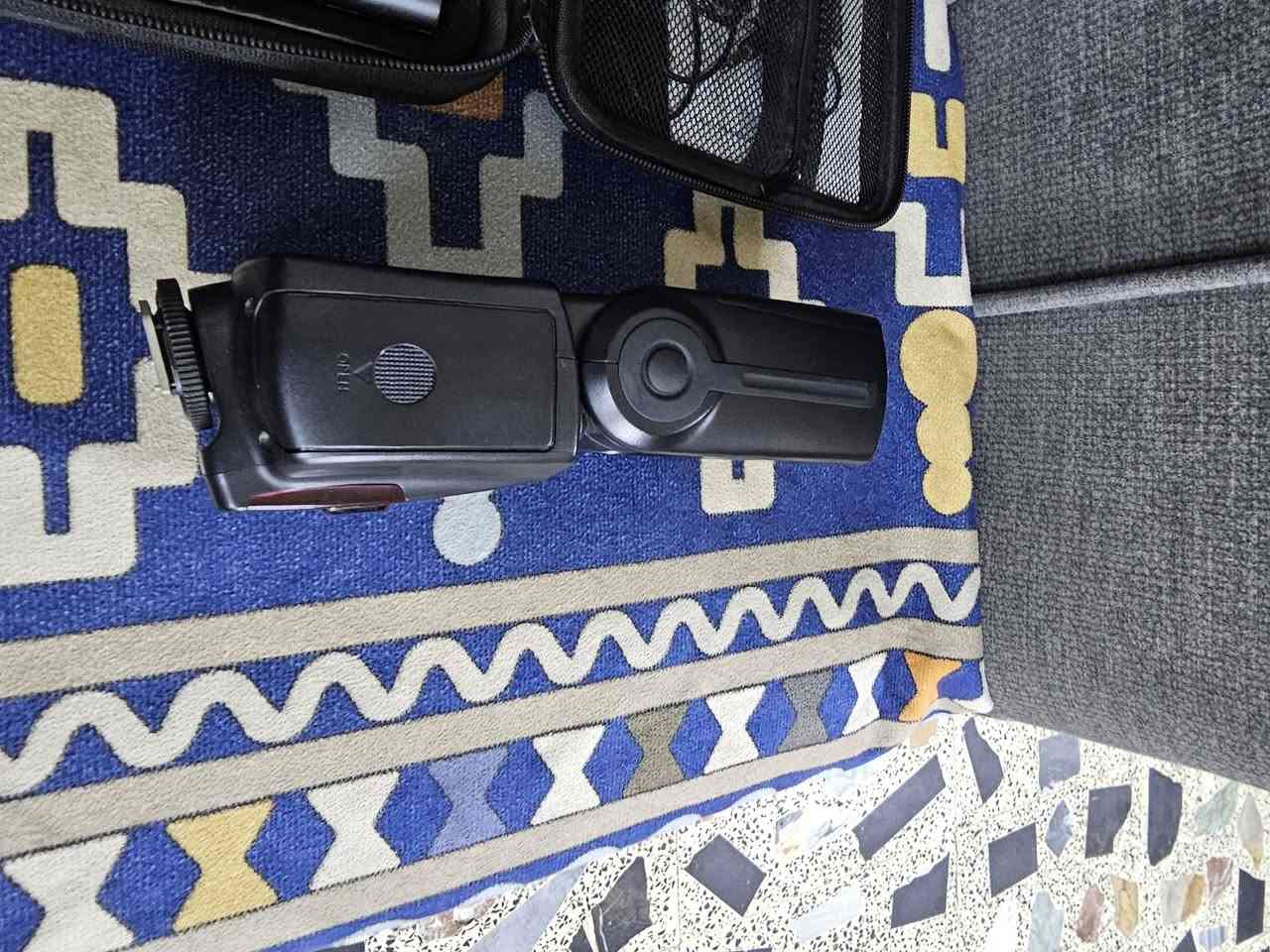 ​📢 للبيع عِدة تصوير احترافية بحالة ممتازة جداً وشبه جديدة
🎙️ أولاً منظومة مايكات لاسلكية احترافية من شركة بويا BOYA BY-WM4 PRO
✨ المنظومة تتكون من قطعتين إرسال وقطعة استقبال
✨ الصوت نقي جداً وممتاز لصناع المحتوى والمقابلات والفلوغات
✨ المايكات مريحة وتلقط الصوت بوضوح عالي مع عزل ممتاز للضوضاء
​📸 ثانياً فلاش كاميرا خارجي قوي من شركة يونغنو YONGNUO DIGITAL SPEEDLITE YN560 III
✨ إضاءة قوية واحترافية لتصوير الحفلات والمناسبات والسيشنات
✨ يحتوي على شاشة ديجيتال واضحة للتحكم الكامل بقوة الإضاءة
✨ متوافق مع أغلب أنواع الكاميرات واستهلاكه للبطارية ممتاز جداً
​🎁 الأغراض كاملة مع الحقيبة الخاصة بها والأسلاك والأبازيم الأصلية
💯 عِدة كاملة وجاهزة للعمل الفوري وتطوير جودة تصويرك وفيديوهاتك
📞 للتواصل والاستفسار راسلني خاص


**إذا كنت صاحب هذا الإعلان وتريد حذفه لأي سبب، رجاءا أرسل رسالة إلى الدعم الفني**
