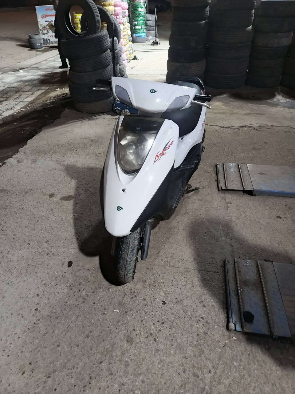 السلام عليكم دراجه بريز نظيفه كفاله عامه اللي يريدها هلا بيه مكاني منطقه سبع قصور شارع ابو علي السعر 500 وبيها مجال قليل حق الجايه الدراجه ما ملعوب بيها***********
