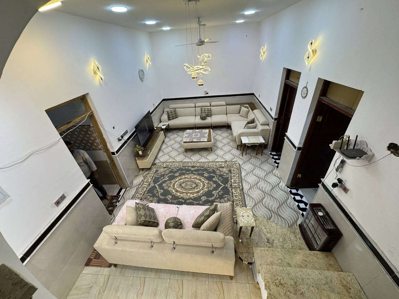 بيت للبيع مع الاثاث 

زراعي بي وصل تطويب   مساحه 200م 
 عنوان البيت كاع آل نجي على الروف قرب شركة الغاز 

بناء 2023 طابوق كونكريت مسلح رباط 
يحتوي على استقبال ومطبخ وصاله وغرفتين ومناور ومجمع صحيات داخلي وخارجي وصاله فوك 

السعر 105 وبي مجال قليل 
واتساب *********** علاء بدر
