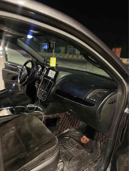 سلام عليكم
 دوج كرفان 2018 
محرك 3600
ماشيه 149
حادثها اميركا جاملغ خلفي صفحة السايق ومصلح معجون 
حادث العراق جاملغ امامي صفحة الصدر شبر حار 
كفالة عامة محرك كير تبريد 3 قطع 
كهرباء حدادية 100‎%‎
مواصفات السيارة عاديه 
السيارة نقصها الخارج فقط 
بيها قطع جراد بسبب الماء والشمس 
يعني يحتاجلها بوليش وتعديل ع بارد بسيط بعض الاماكن 
السعر160$بيه مجال سياره مرتبه وحلوه 
 بغداد الاعظميه
او الجزيره السياحيه *********** بغداد
