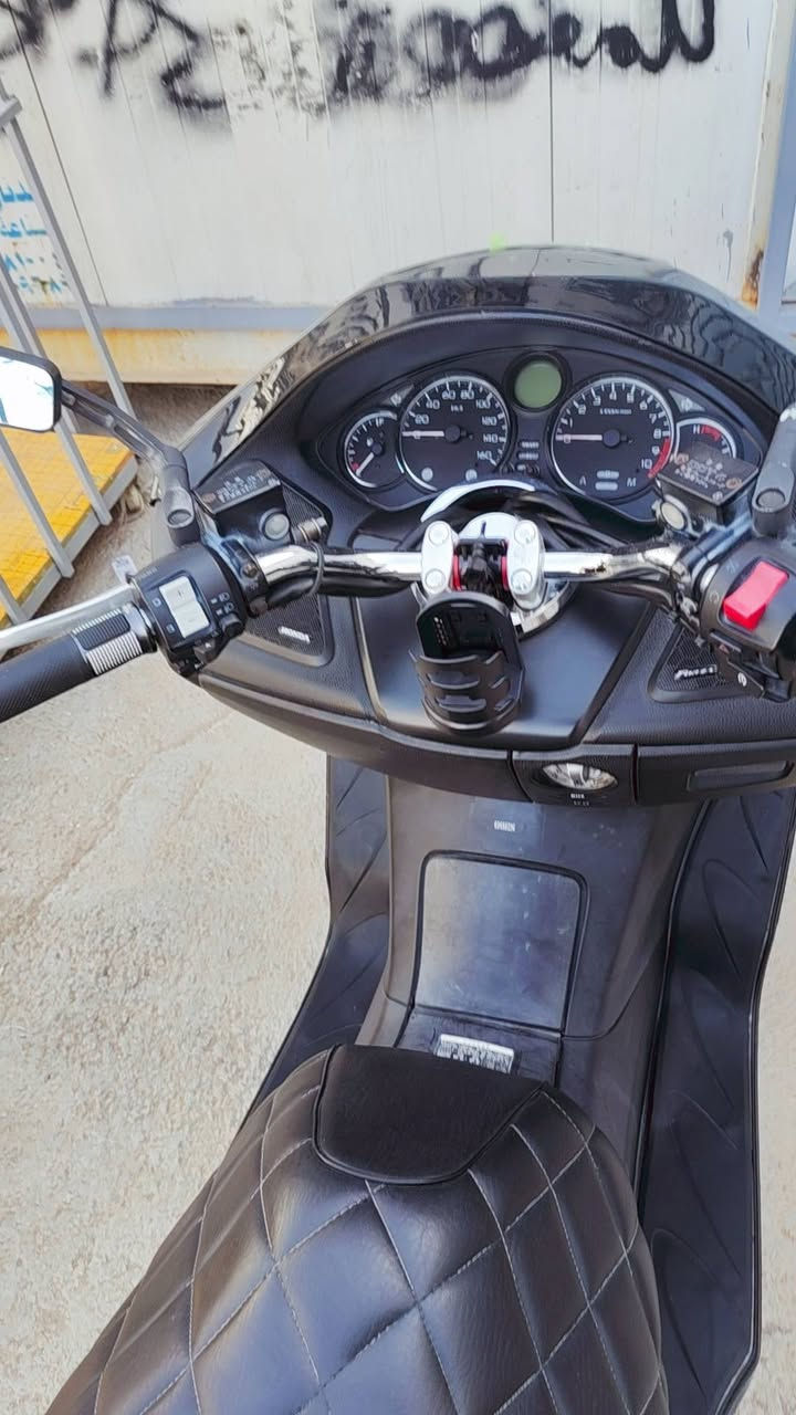 سلام عليكم دراجة فورزة مكفولة صار شهر نازله من رمبة 7 كير 4 تحويلات سعر مليون وو700 وبيه مجال مكان الشعب ***********
