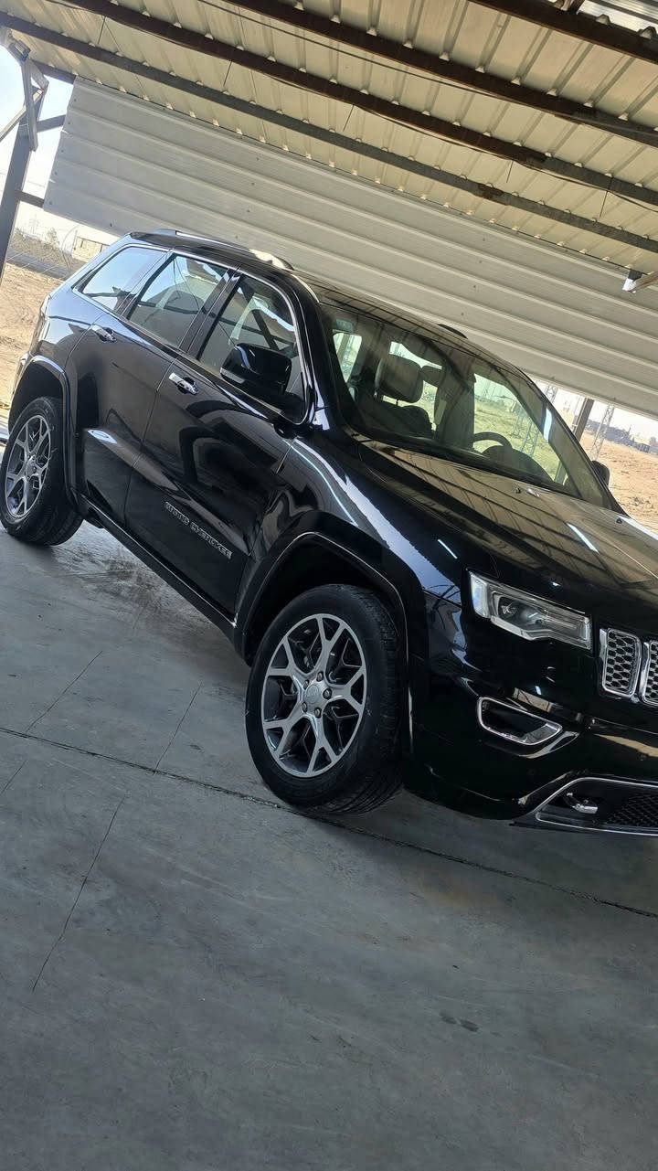 السلام عليكم
Jeep Grand Cherokee Limited 2020
جيب جراند شيروكي ليمتد ۲۰۲۰ (خليجي)
مكفوله كفاله عامه  ماشيه 73
المكان الديوانيه قضاء عفك 
رقمي ***********
 السعر ٣٢٥وبيه مجال
#المواصفات :
6سلندر  نضام جكات تصعد وتنزل
1. رادار . 
2. نظام وقوف السيارة الذكي. (AUTO PARK)
3. تحذير الخروج عن المسار .  
4. نقطة عمياء .
5. دفع رباعي 4x4 . 
6. فرش المقاعد من الجلد . 
7. صفي المقاعد الأمامية كهربائية .
8. ذاكرة لحفظ وضعيات الجلوس . 
9. صفي المقاعد الأمامية مع تدفئة . 
10. صف المقاعد الخلفية مع تدفئة . 
11. ويل قياس 20 انج .
12. مقود السائق كهربائي . 
13. تدفئة ستيرن . 
14. سقف بانوراما .
15. شاشه كبيرة 8.4 انج .
16. نظام الملاحة (GPS) . 
17. نظام خاص للطرق الوعرة . 
18. مصابيح امامية زنون . 
19. المصابيح الأمامية مع LED لايت . 
20. كشافات ضباب بروجكتر زنون . 
21. تشغيل عن بعد .
22. صندوق كهربائي .
23. حساسات أمامية . 
24. حساسات خلفية .
25. كاميرا خلفية .
26. بخاخ ماء لتنظيف المصابيح الامامية .
27. مرايا متحسسه للضوء العالي . 
28. مرايا جانبية قابلة للطي . 
29. بلوتوث تلفون . 
30. محدد سرعة . 
31. نظام تشغيل واطفاء اوتماتيكي للمحرك للتوفير من صرف الوقود . ( Auto Start System ) .
32. نظام بريك اوتماتيكي ( Auto Break System ) .
-------------------------------------
