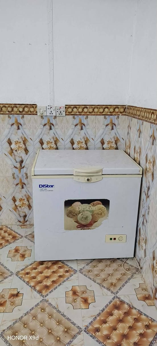 للبيع مكيف جديد مشتغل شهر واحد سعر ٣٥٠ بوفيه يرادلها ترتيب سعر ٥٠ ميز تركي ٥٠ طباخ ٤٠ يرادله جامه فقط مكان كاطون الرازي ***********
