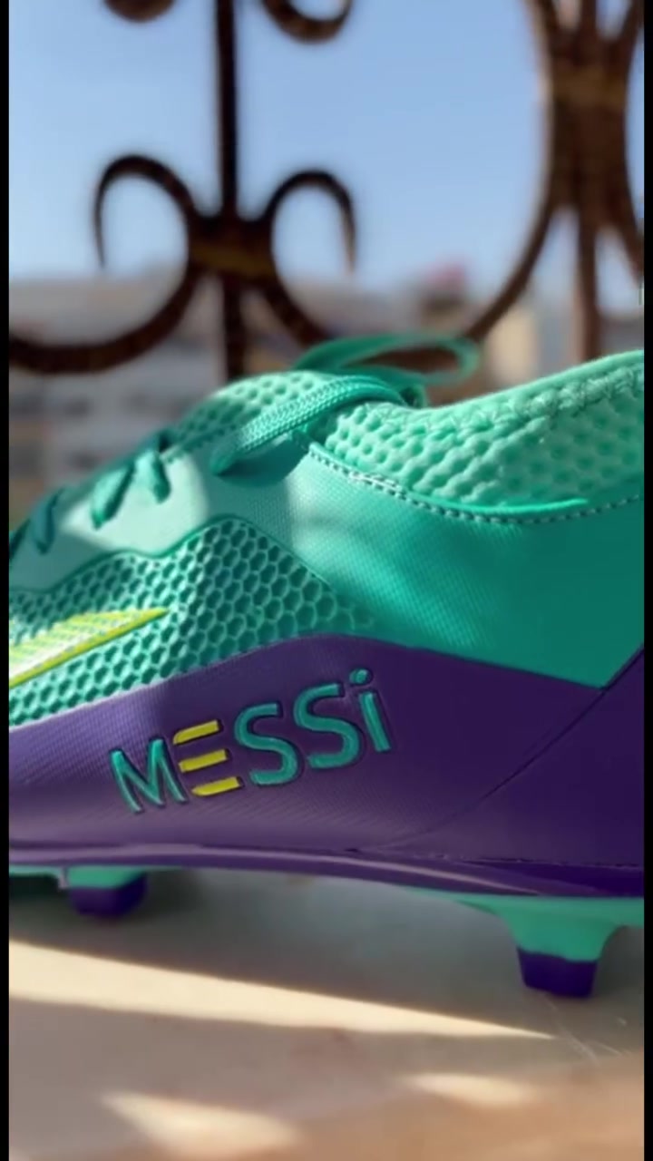 التحكم. الدقة. الهيبة.
كلها تبدأ من Predator. ⚡️👟
.
.
.
 #fypシ #sports #viral #explore #explorepage #رياضة #سوريا #football #reels #soccer #كرةالقدم


**إذا كنت صاحب هذا الإعلان وتريد حذفه لأي سبب، رجاءا أرسل رسالة إلى الدعم الفني**