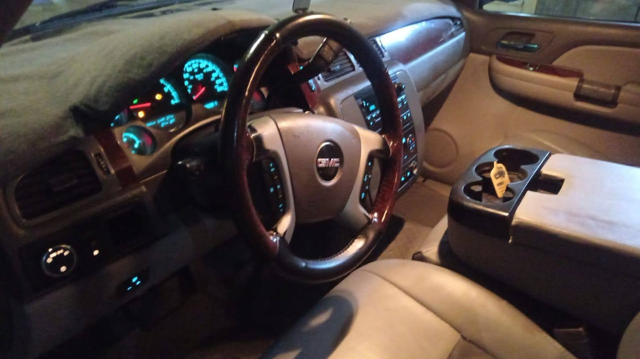 يوكن جمسي فحل طويله 8برغي  انتبا💯سياره كفاله عامه  موديل2010 خليجي رقم بصره بسمي تحويل ثاني يوم  مكينه 6100 كير 1000  ماشيه140 الف حقيقي سياره كفاله عامه من كلشي ترايك لسوريا مرجع وضع شركه سياره خير من الله 
مكاني بصره قضاء المدينه 
***********
