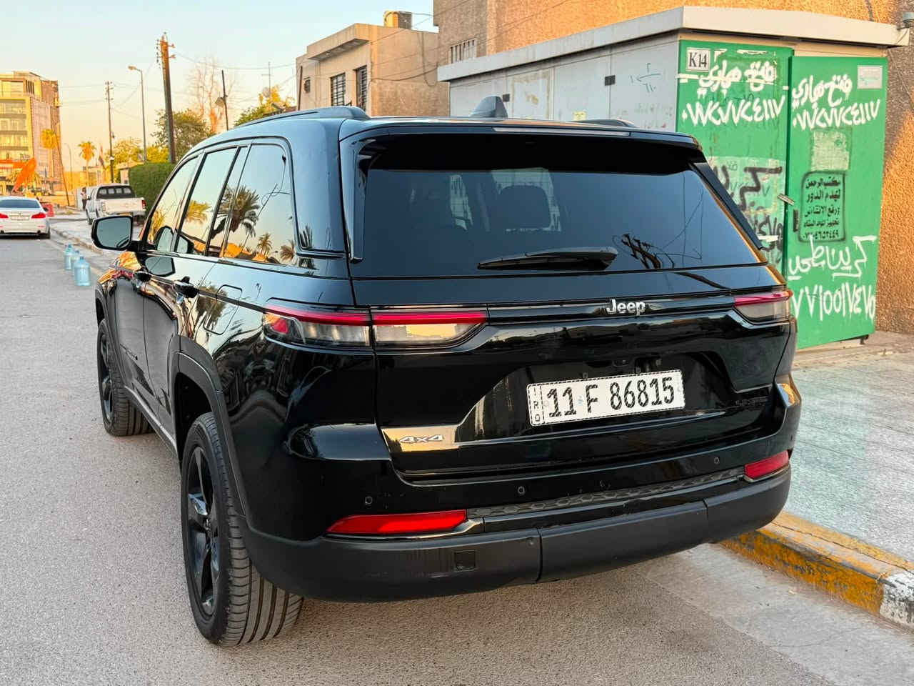 جيب كراند شيروكي
موديل 2023 
بلاك توب 
وارد امريكي حادثها سرقه 
السياره مابيها اي نقص 
تخم تاير جديد 
حداديه امامي خلفي جديد
رادار مع رادار تفاعلي - نقطه عمياء - حساس خلفي - كامره - شاشه جبيره - تدفئه ستيرن -تدفئه كشنات 
السعر 27,500$ 
مكان السياره بغداد اليرموك 
مبايل ***********
