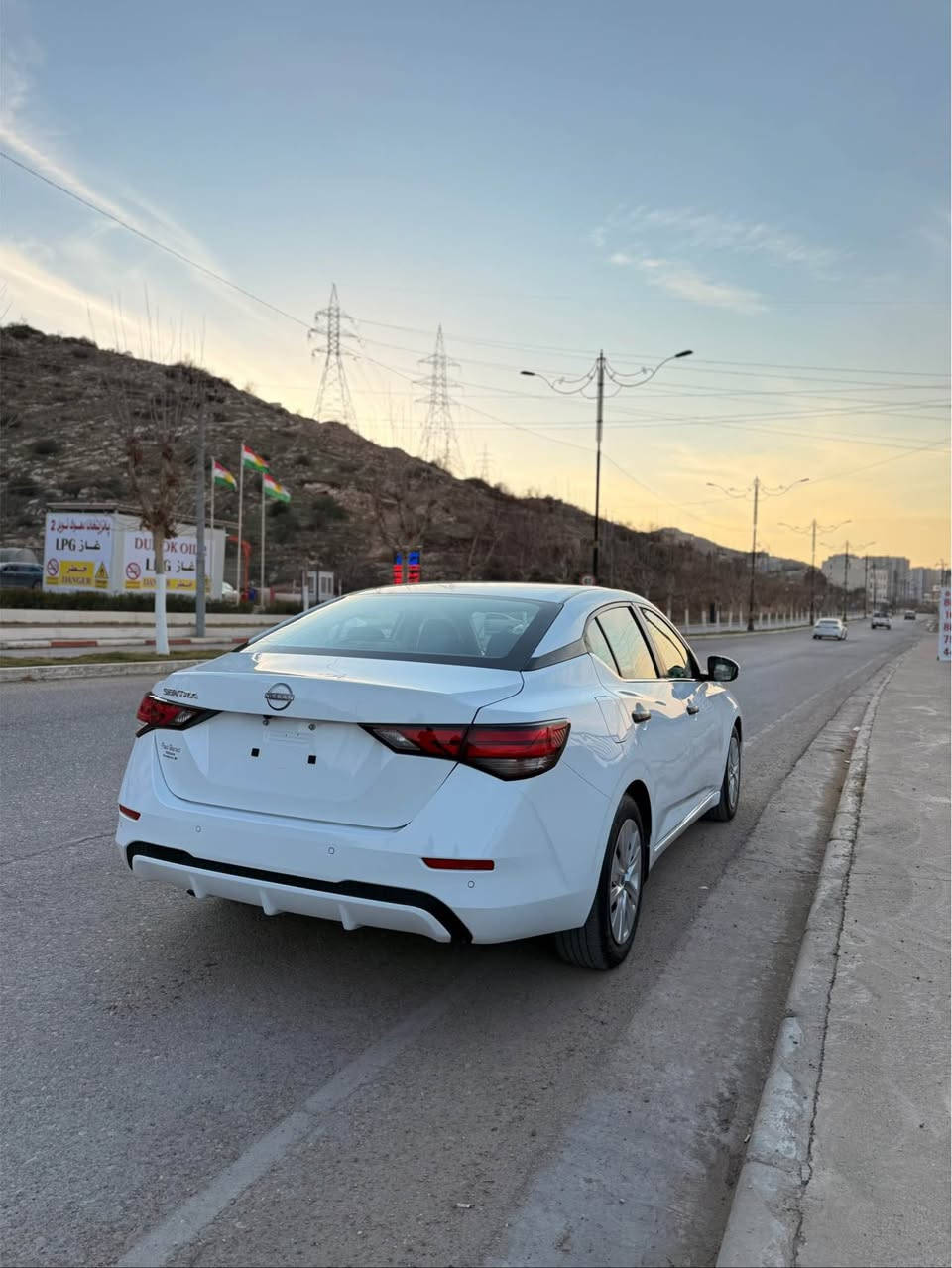 نيسان سينترا 2024مواصفات Sللبيع السعر 130 ورقة او مجال بيها نص بونيد او جاملغ او نص باب بشرط بدون دواخل  شرط تترقم شمالي للشراء اتصل *********** واتس اب دهوك, العراق
