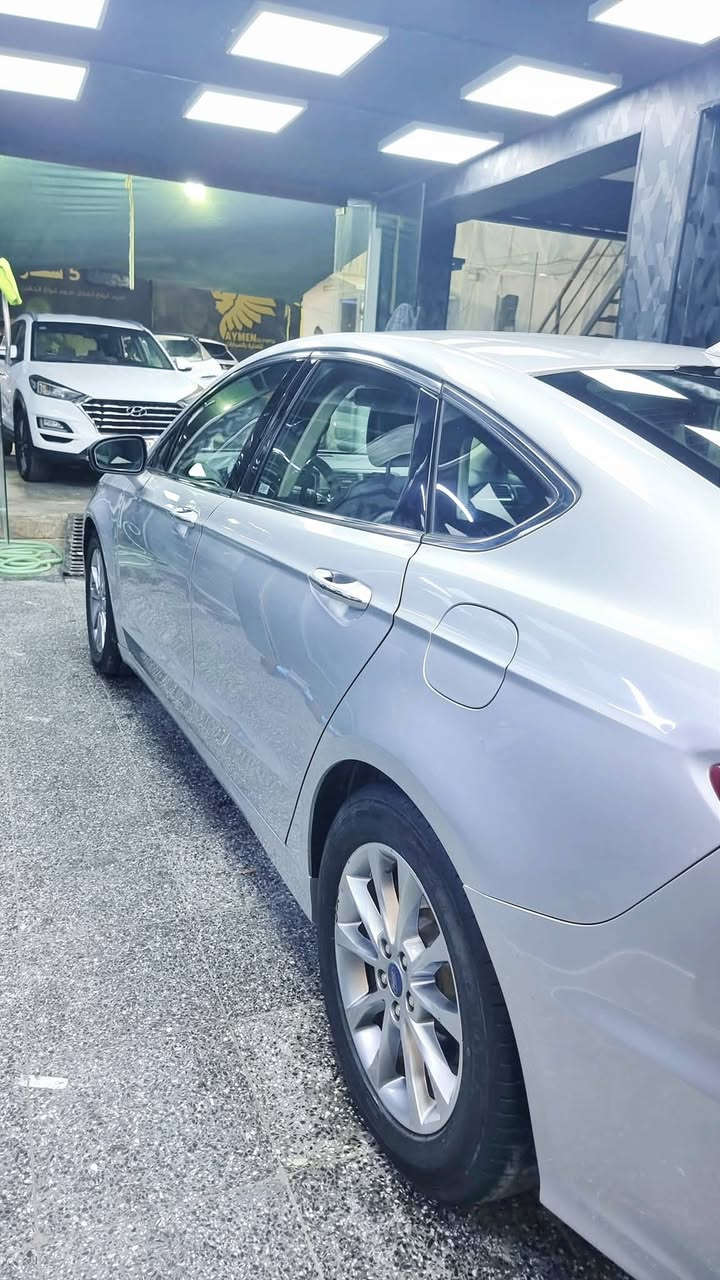 رقم بغداد
بدون مراوس
محرك 2000 تيربو 
فتحة
ابواب بصمة 
شاشة سوني  
تشغيل عن بعد 
كشنات جلد  
ميموري خزن كشنات وضعيتين 
كشنات امامية كهرباء
تدفئة  تبريد كشنات امامية
كار بلي 
نظام صوت سوني 12 سماعة
تبريد قطعتين 
نظام تحذير الخروج عن المسار 
رادار امامي وجانبي 
حساسات خلفية
كامرة خلفية 
حساس تايرات
هاند بريك كهرباء 
كير ماوس 
شفتات بلسترين 
ماشية.   110 الف كيلو
حادثها جنطه
بدون ايرباگ
السعر 155 و بيها مجال
مكان السياره  بغداد

***********
