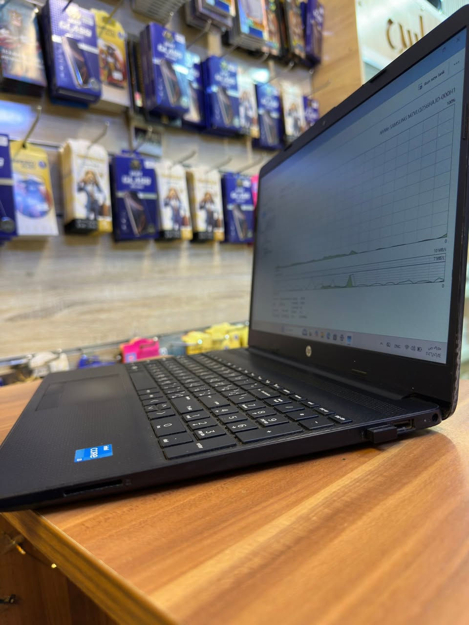 Hp core i3 جيل 11
نضافه فول سلم وزن خفيف جيل ال11
رام 8 كيكا ddr4
هارد 256 ssd m.2
كارت الشاشه 4 كيكا
منافذ 2 usb
منفذ تايبسي واحد
السعر 300 قفل
العنوان الشعب
***********

