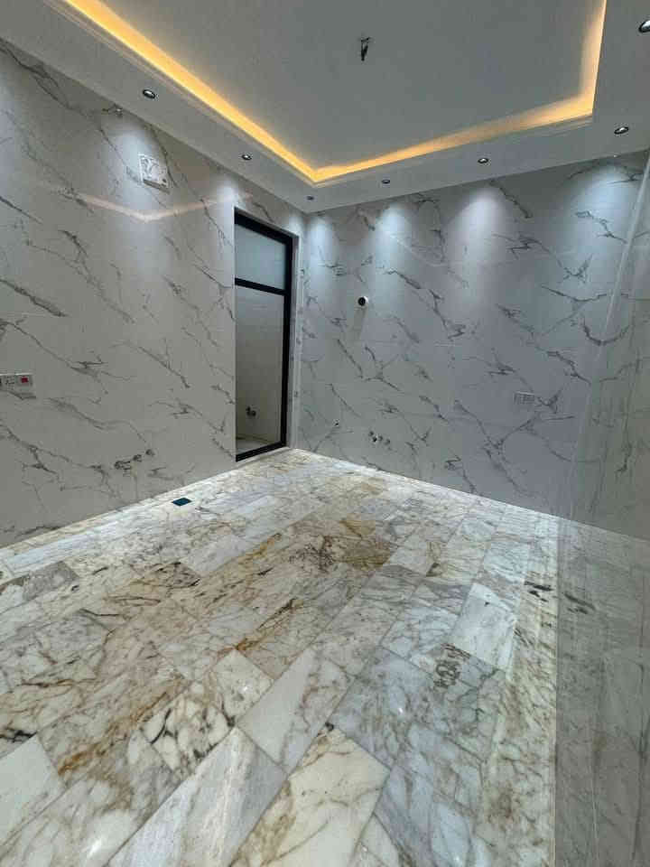 دار للبيع
المساحه ١٥٠متر
الابعاد ٥في ٣٠ متر
الموقع البنوك مربع الكنيسه
زقاق ٨
فرع ١٥متر ورصيف٤متر
يحتوي على
٤غرف نوم سويتات
استقبال ومطبخ وصاله
واجه مرمر ارضيات مرمر
بناءحديث درجه اولى
بناء ٢٠٢٥ غير مسكون
للإستفسار الاتصال *********** ***********
شركه كل العرب للوساطه العقاريه
شركه للاستثمار العقارات والمقاولات
البنوك شارع الكنيسه مجاور روضه البنوك
توجد عروض أخرى
