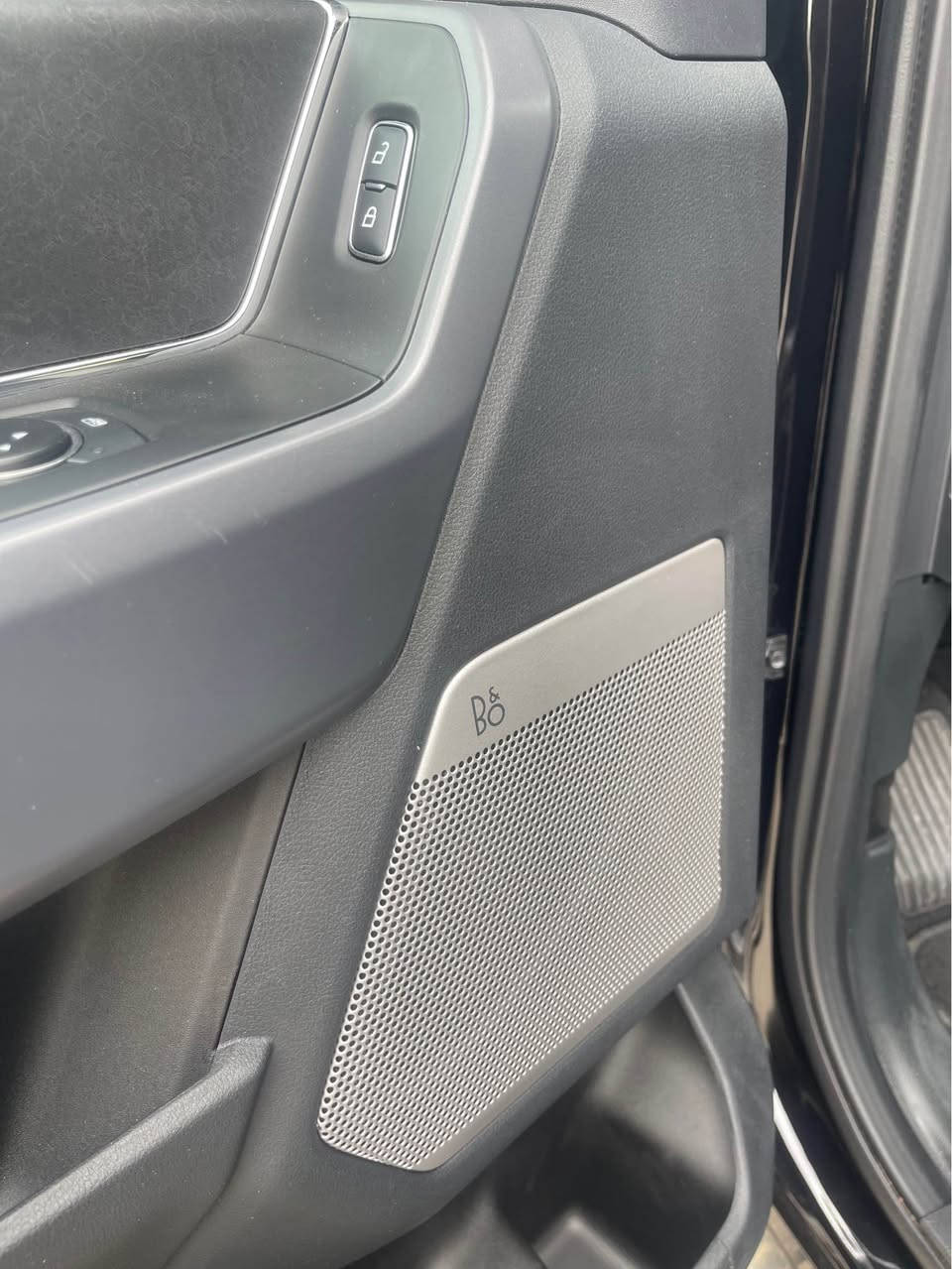 F 150 (2025) سيارة 
زيرو ماشيه 4 ألف مرقمه جديد فحص هزه وكتاب تظليل وياها كلها جديد كليل تايل فول مواصفات SLT اسود 
المواصفات 
شكل الجديد ودشبول الجديد 
السعر 540$ أربيل, العراق


**إذا كنت صاحب هذا الإعلان وتريد حذفه لأي سبب، رجاءا أرسل رسالة إلى الدعم الفني**