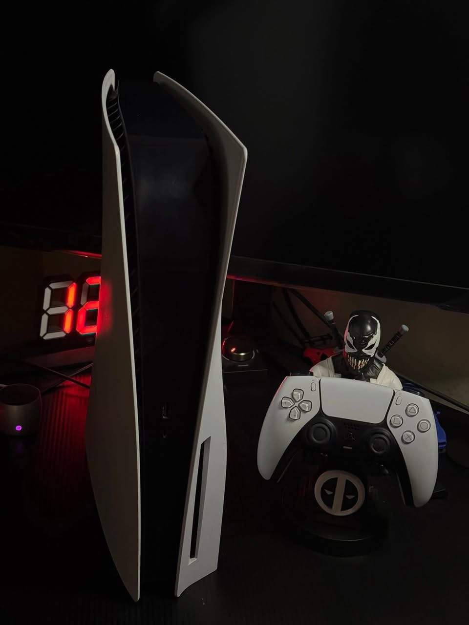 بلي5 فات نسخة القرص نضافة 100% وطبعا ما مفتوح مع كافة ملحقاته الاصلية والكارتون ❤️

كذلك يحتوي على 23 لعبة مملوكة وبعضهن محملات جاهزة والقسم الثاني بمكتبة الالعاب شوكت ميعجبك تحمل منهة 🔥

الالعاب 👇

1- Spider man 1 remastered
2- Spider man miles morales
3- The last of Us 1
4- Assassins creed Valhala
5- Assassins creed origins
6- Assassins creed odyssey
7- Mafia 1
8- Mafia 2
9- Mafia 3
10- Ghos recon breakpoint
11- Mortal kombat 11
12- Battlefield 1
13- Need for Speed hot pursuit
14- Watch dogs legion
15- The division
16- The witcher 3
17- Metro exodus
18- Metro redux
19- Metro 2033
20- Farcry 5
21- Farcry new dawn
22- Star wars battlefront
23- Unravel 2

السعر : 640 الف 🔥

*توصيل متوفر لكل المحافظات العراقية ❤️


**إذا كنت صاحب هذا الإعلان وتريد حذفه لأي سبب، رجاءا أرسل رسالة إلى الدعم الفني**