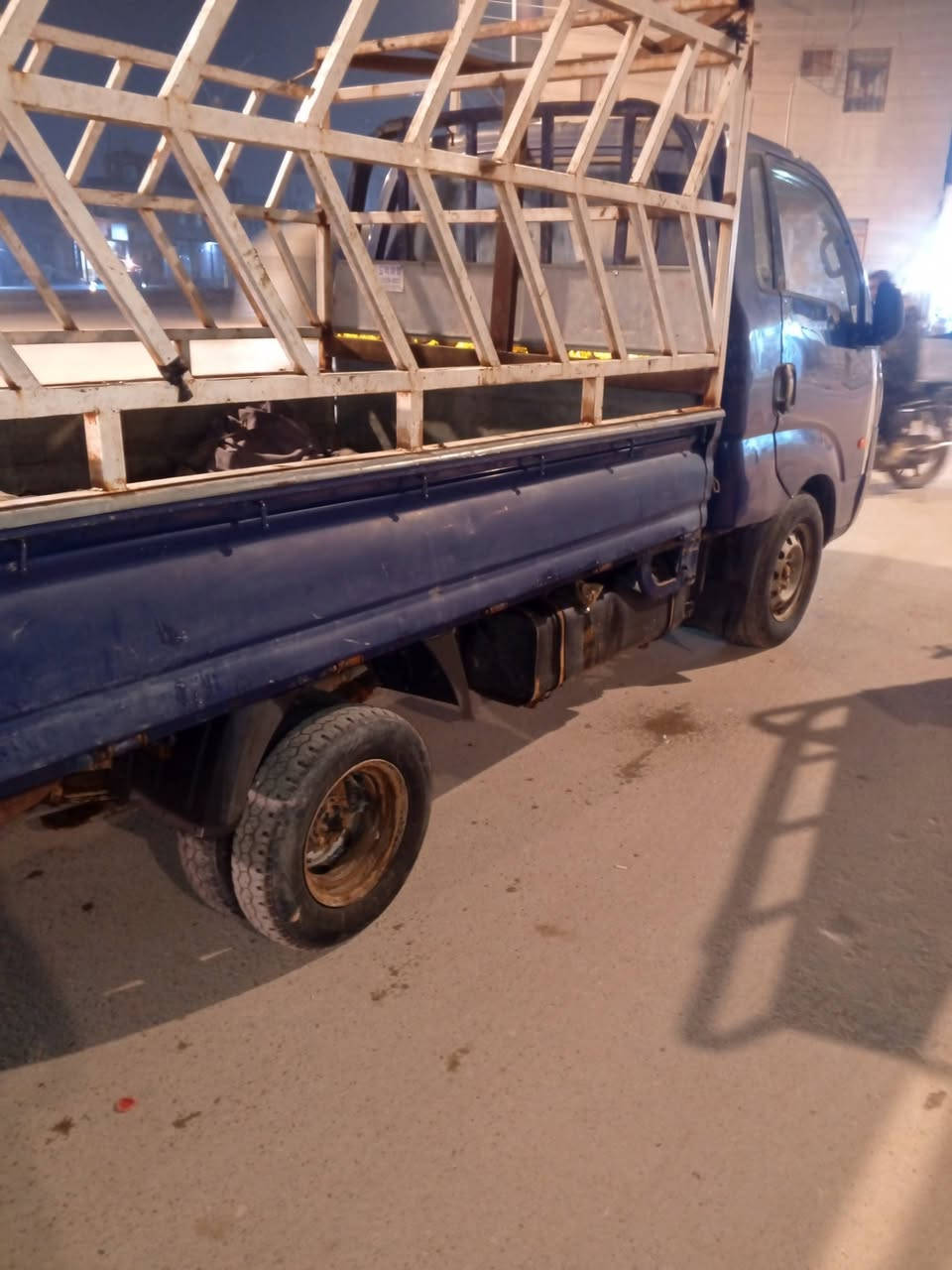 بنگو كيا حمل موديل2007 مكينة كرنفال السعر 55 رقم بغداد للتواصل رقم الهاتف ***********
