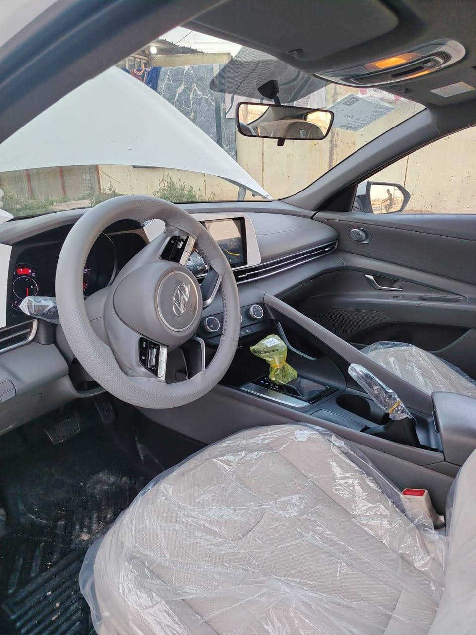 سلام عليكم 
النتر 23 خليجيه مكفوله كفاله عامه من صبغ ضربه بارد ماكو      رقم بغداد  باسمي ماشيه 60الف على وضع الشركه برغي ما مفتوح بيهه تخم تاير كومهو مكينه1600دوش بغداد الغزاليه ***********
