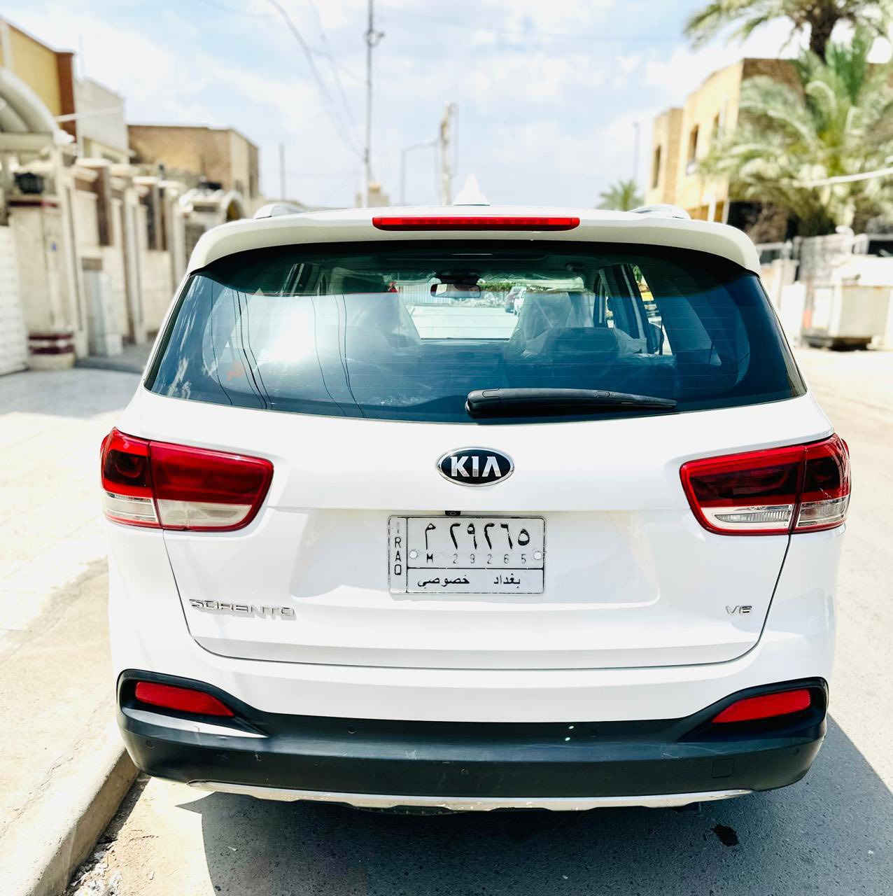 سلام عليكم كيا سورنتو 2017خليجية فووول 1/1 عدا الدفع الرباعي بسعر ٢٢٨ وبيها مجال للاستفسار *********** 
     
                          (((((المواصفات)))))
1-بانوراما 
2-كشنات جلد 
3-بصمة 
4-الباب الخلفية كهرباء 
5-تحكمات استيرن 
6-كامرة خلفية 
7-شاشة كبيرة 
8-حسام امامي
9-لد امامي
10-لد خلفي
11-بردات
12-نضام ECO
13نضام SPORT
14-مانع انزلاق
15-ويل كروم
16-يدات استيل
17-كشن السايق كهرباء 
18-ثلاث قطع تبريد 
19-سبعة راكب 
20- 6 سلندر
21-زراك
22-بلوجكتر 
23-كمبيوتر تحديد عطل  
السيارة كاملة مكملة من كل النواحي مابيهة نقص برغي تخم تاير جديد
