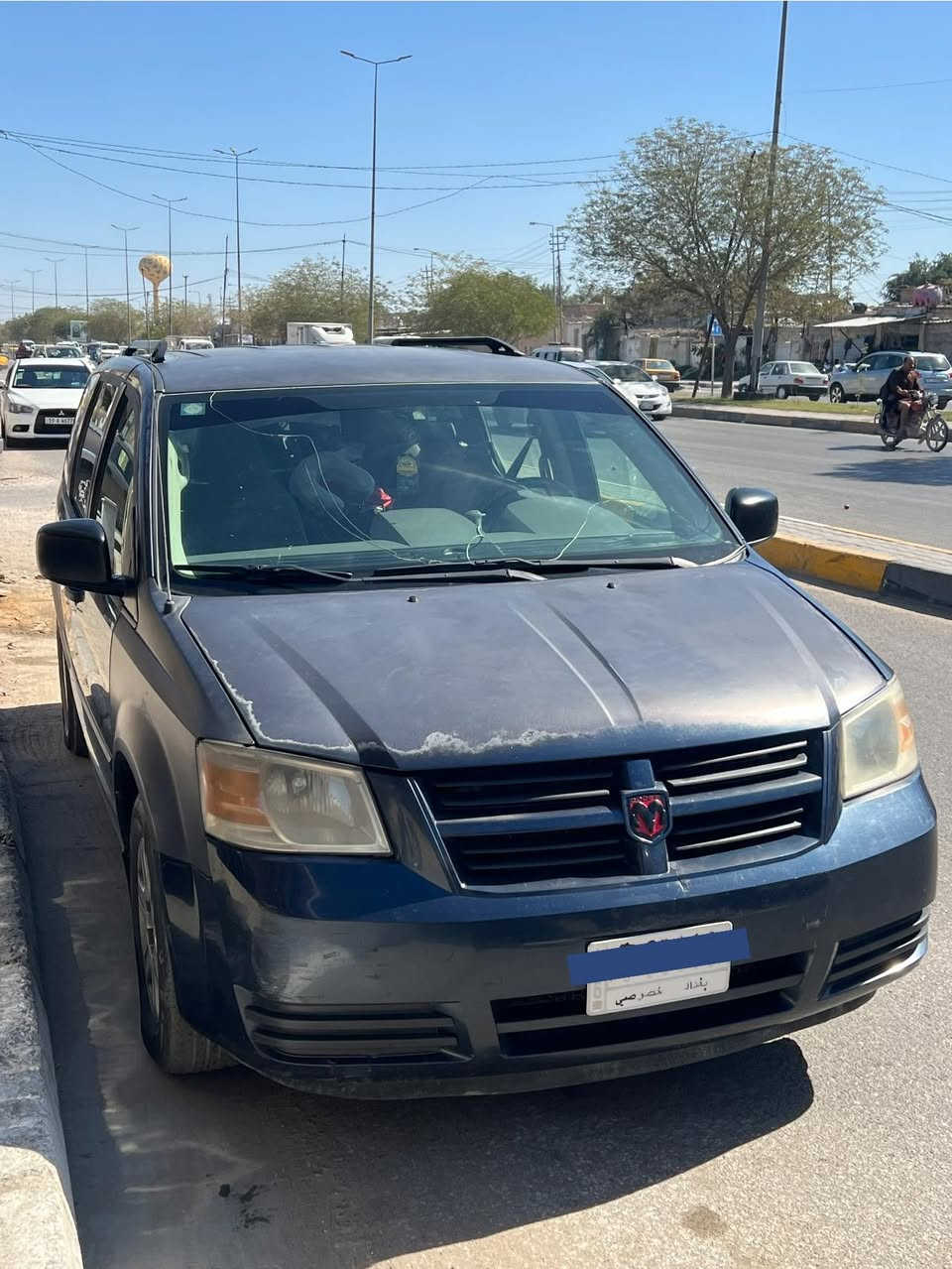 السلام عليكم 
للبيع دوج كرفان رقم بغداد بأسمي 
مكينة وكير خير من الله  المكينه3300  حدادية جديدة كلها الغرفة نظيفة ومرتبة حادثها بالعراق جاملغ خلفي عكس السايق فقط بها 3 قطع جاردة ما مصبوغة ولا غيرة باقي التفاصيل مثل مموضح بالصور السيارة عائلية 7 راكب 
السعر 85$ ورقة
باقي التفاصيل اتصل 
***********
