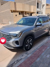 السيارة للبيع لتفاصيل اكثر اتصل على الرقم 07718124331