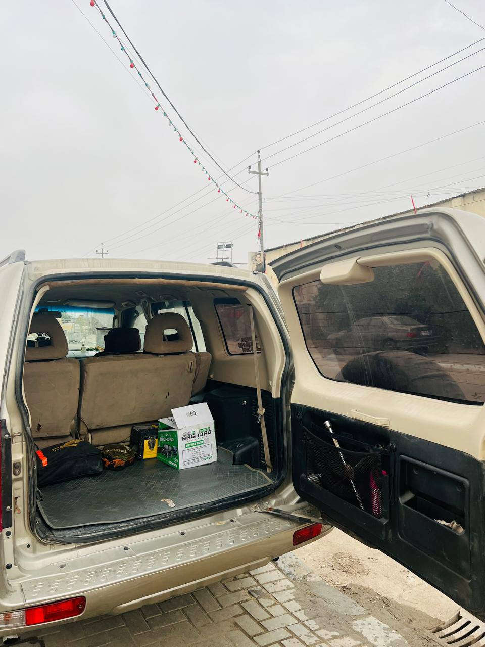 ١. سيارة مصبوغه عام ماعدى القماره بدون ضربه ولا معجون شرط الفحص
٢. مكينه 3000 بلاد مرغوب كفاله + كير كفاله فور ويل
٣. دواخل كله جديده وعلى لبلاد 7 راكب { كرسي الاخير قلابي }
٤. شاشه أندرويد + كامره دواره + سستم صوت
٥. تبريد وتدفئة 3 قطع
٦. حداديه نظيفه 90%
٧. منظومة زنون وكشافات جبلية + كهربائيات وتحكمات السياره كله بلاد
٨. تخم تايرات + ويل كب بلاد مع الاسبير
٩. منظومه بانزين كله كفاله وجديده

ملاحظه // سيارتي مال جناي وتعبان عليه كلش واحله من الصور بالواقع

{ السعر 95 ومجال كلش قليل + مراوس بصالون حسب القناعه }


**إذا كنت صاحب هذا الإعلان وتريد حذفه لأي سبب، رجاءا أرسل رسالة إلى الدعم الفني**