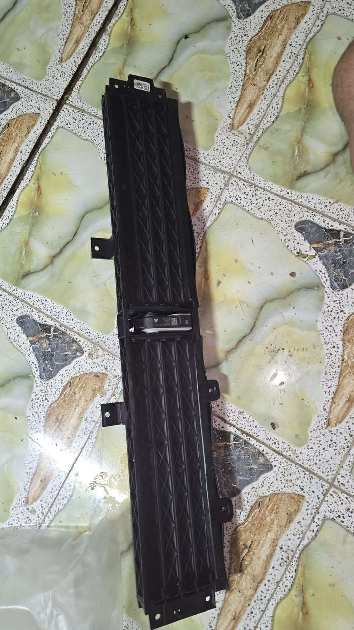 سلام عليكم
برده ترفرس موديل 2020_2023 بعدهي بحاله الوكاله 
ممشدوه جديده كامله مع الماطور سعرها 170 الف 
***********
