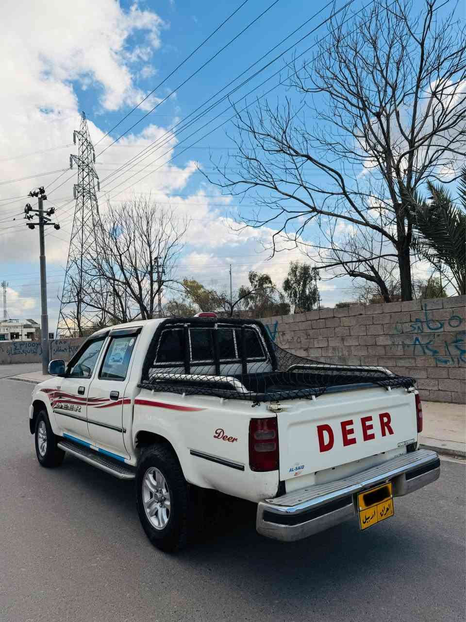 شوێن هەولێر 
رەقەم تەلەفۆن (***********)
دێر مۆدیل ٢٠١٠ موئەنەت ٣ پانکە کوشن مەرزیە ناو سوور چوار جام کارابە ئاوێنە کارابە ١٩٦ هەزار رۆیشتیە گێر و مەکینە و ئاکسل و شانسی بەشەرت بەناو کردن و غەرامە بەشەرت تەبرید سارد و گەرم بەشەرت بی سبوغ بی لیدان نرخ ٨٥ وەرەقە و مەجال أربيل, العراق
