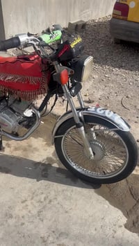 دراجه لل بيع فقط  الله شاهد ع كل كلامي دراجه مابيه اي نقص نضيف بهاده ف...