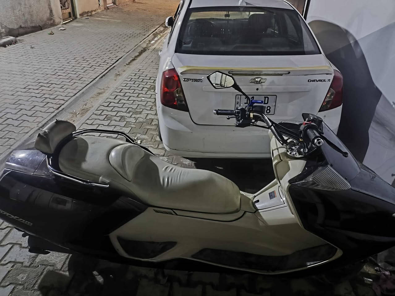 سلام عليكم دراجة ماكسام للبيع. دراجة بيهة بكن يرادلهة فشك. دراجة نضيفة من ناحية الكهربائيات ولكفرات  بس يرادلهة باتري لين هابط مكاني بغداد الشعلة رقم. ***********
