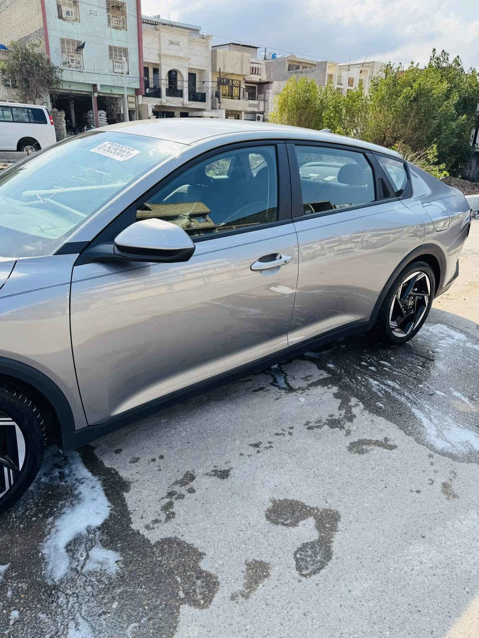 السلام عليكم للبيع فقط كيه كي فور موديل 25 دخول جديد بدون رقم منفيس بسمي كامله امكمركه كامله 
صور الحادثة مرفقه بل منشور سياره موصفات EXردارات فول لدات خلفي امامي محرك 2000 دوش بدون ايرباك السياره 
السعر 163بيه مجال بصيط استفسار رقم الهاتف ***********
