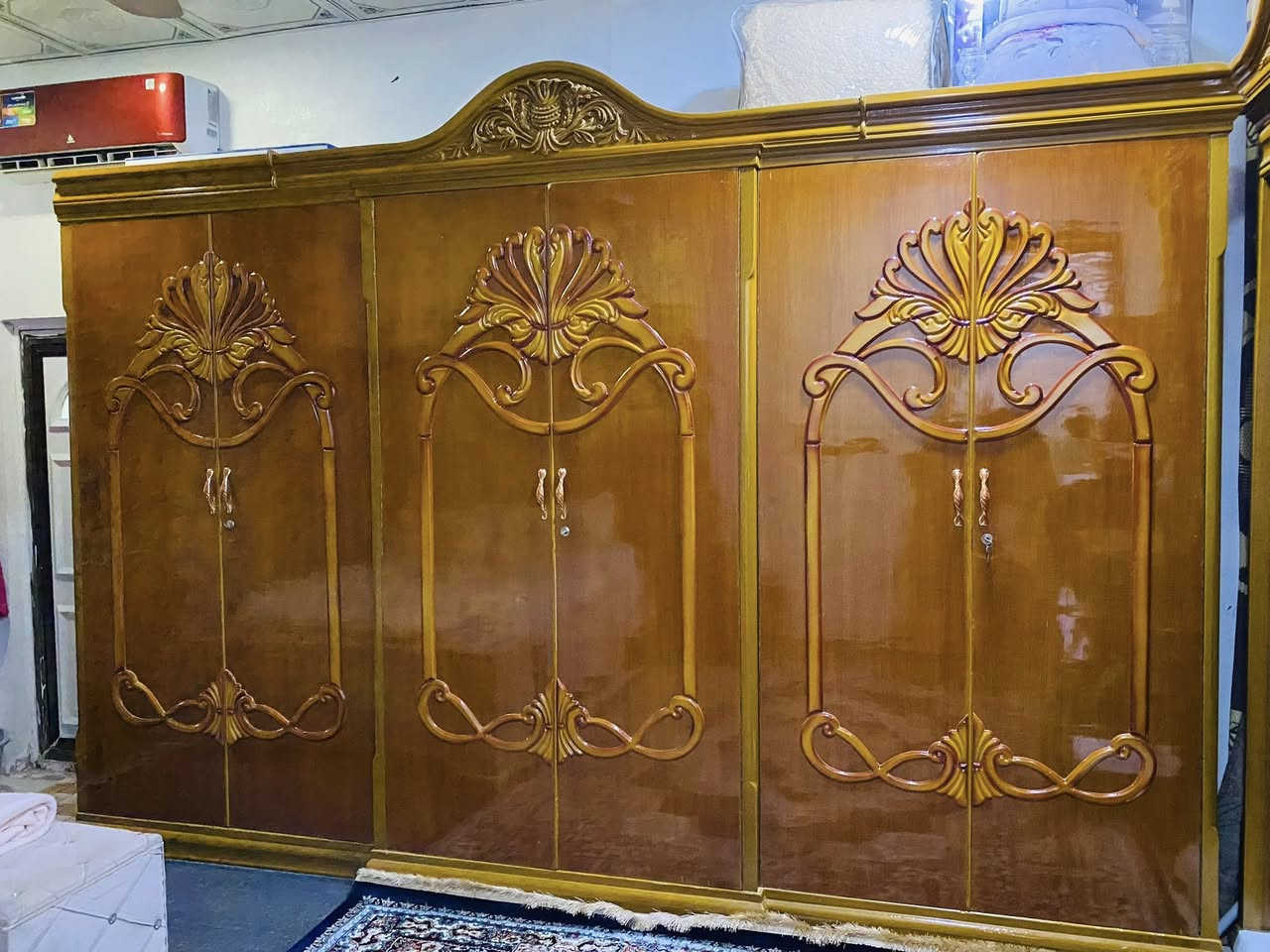 غرفة نوم مستعمله سعرها مليون ونص و بيها مجال،العنوان النجف حي ميسان ***********
