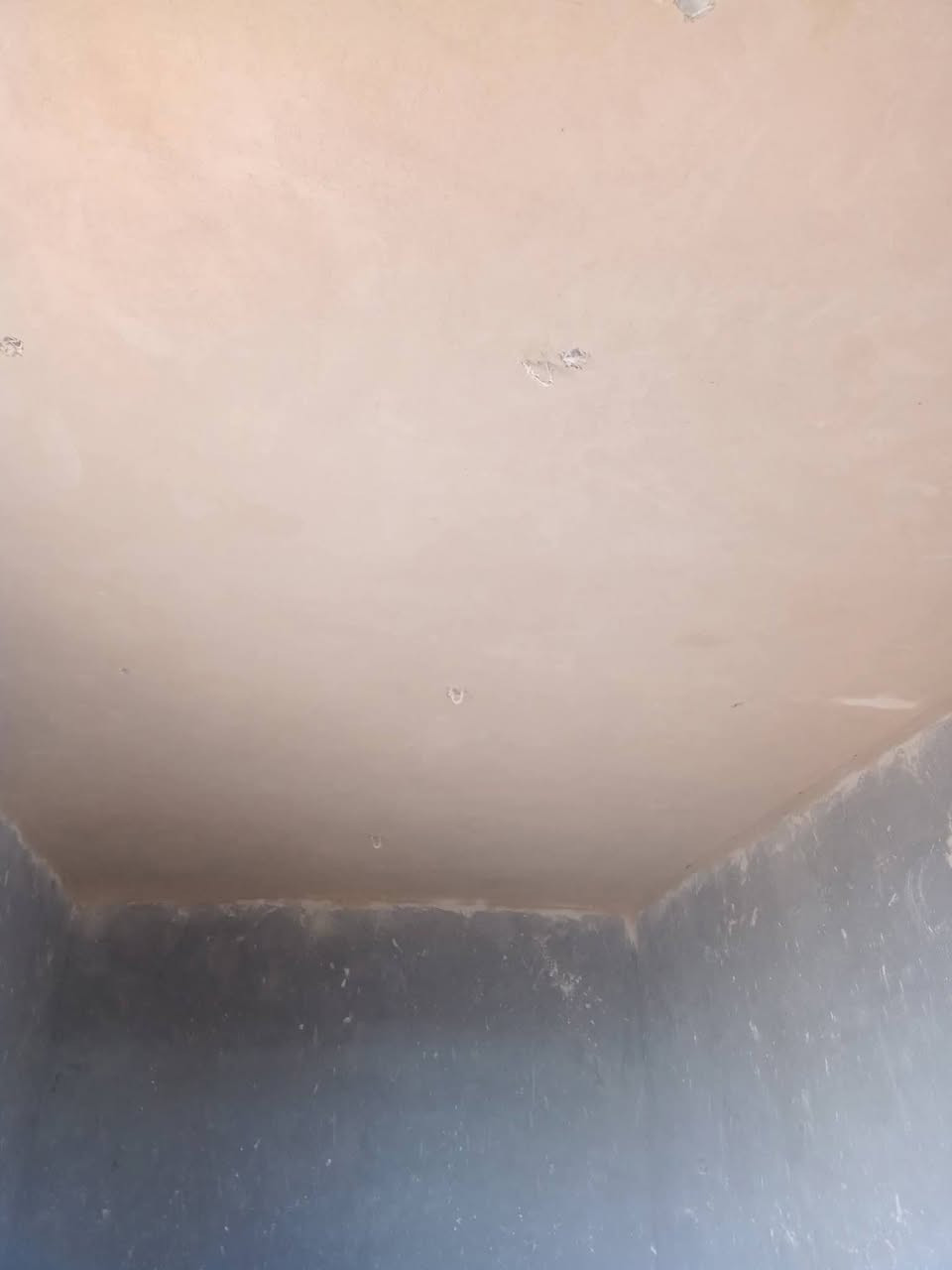 سلام عليكم خلفه الباخ وبياض وصطار جص متفرق الي عنده شغل يخابرني ويدلل ***********
