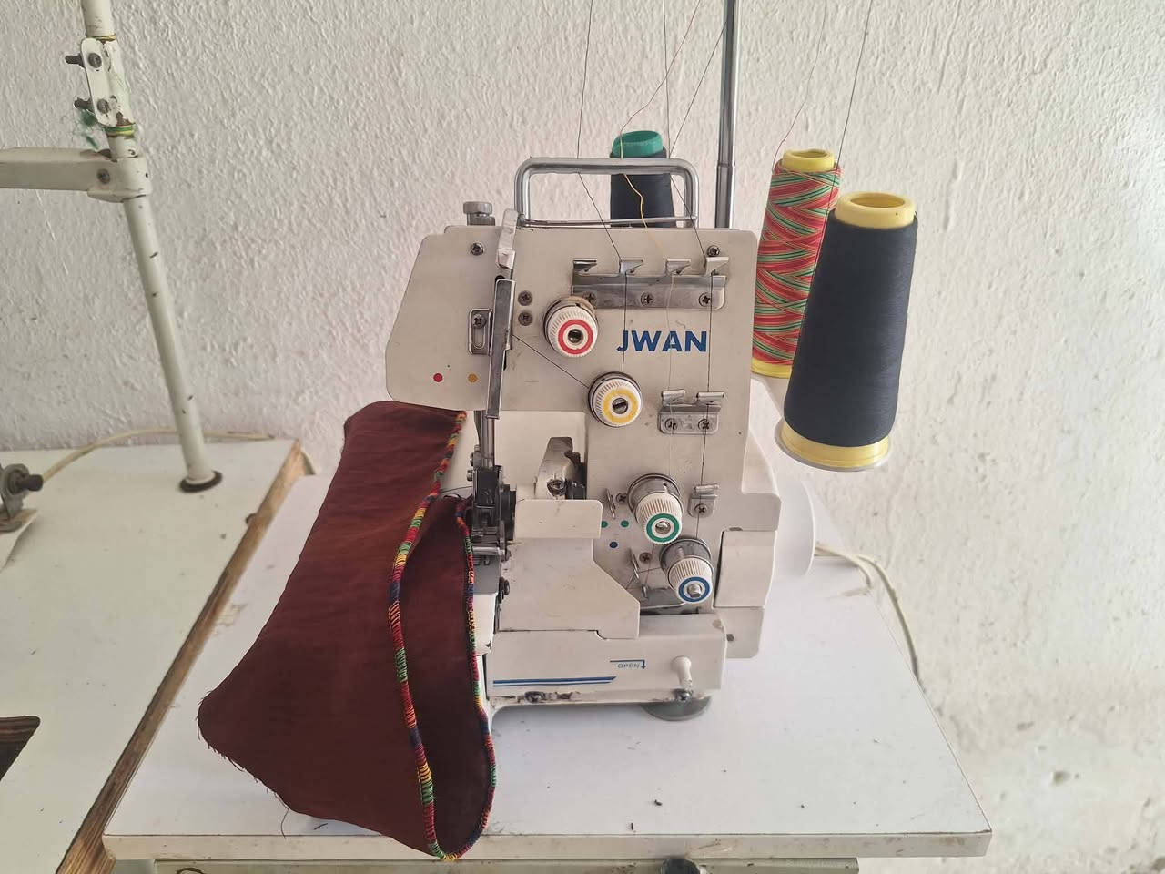 سلام عليكم مكينه خياطه جاك باب اول + اوفر اربعه خيط  بأسعار  مناسبه 
للاستفسار اتصال ع الرقم التالي 
***********
***********
