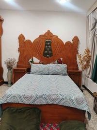 غرفة اخشاب  صاج كامله نظيفه  و ثلاجه  بيكو و مكيف جبسون للبيع  كل شي و...
