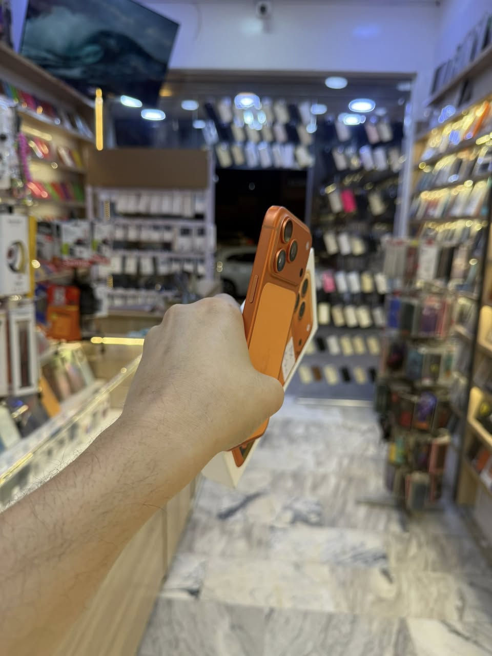 ايفون 17 برو ماكس ذاكرة  256 بطارية 100 ايسيم الشريحة الالكترونية بدون منفذ سيمكارت مستخدم نضافة 100‎%‎ 
باكيت وكيبل كامل ملحقاتة 
السعر مليون 790 الف وبيه مجال للشراي حك الجية 
مكاني بغداد السيدية الشارع التجاري
*********** اتصال واتس فقط
