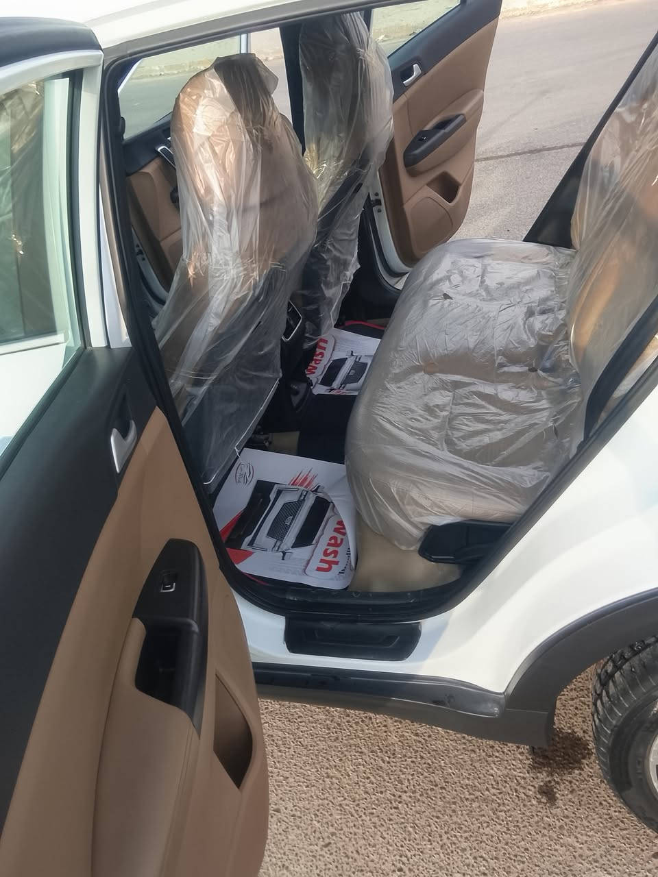 السلام عليكم 
سبورتج 2020 خليجيه ضمان الشركه الدوليه 
المواصفات 
حساس امامي خلفي 
مري شفط 
اشاير بلمري 
3 وضعيات قياده 
كاميرا خلفيه 
ماشيه 58 
مكفوله من الصبغ والتبديل 
عدا بارد نص اصبع بقبق الجنطه 
مكانها بغداد الدوره 
السعر 210 وبيها مجال 
***********
