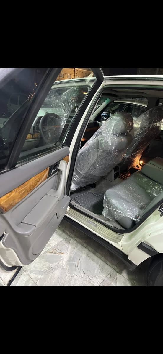 السلام عليكم BMW
حجم 744  V8
موديل92 فول مواصفات تدفئه كشنات
برده خلفيه كهرب
كشنات كهرب 
بدون ضربه بدون اخياس
صبغ فقط احزام جماليه 
صدرامامي خلفي جديد
طخم ويل جديد 
مكينه كير شرط
هزه ورقم جديد 
شرط نشاط فول 
فتحه بل سقف 3 حركات
تبريدتدفئه شغال
سياره شرط ابلاديه 
السياره اني صاحبها 
السعر 75 بيها مجال 
العنوان موصل حى السكر 
*********** 
***********
