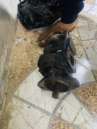 مضخة جي سي بي • نظيفه • جاهزة للشغل