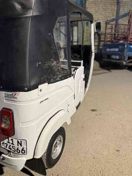 سلام عليكم تكتك مديل 22 شهر 8 بسمي تحويل ثاني يوم مكينه مامفتوحه امبدل بس زنجيل وكلجات تكتك خير من الله بيها ضربه بل صفحه اليمنه جوه البوري راجعه بارد /الرقم ***********
