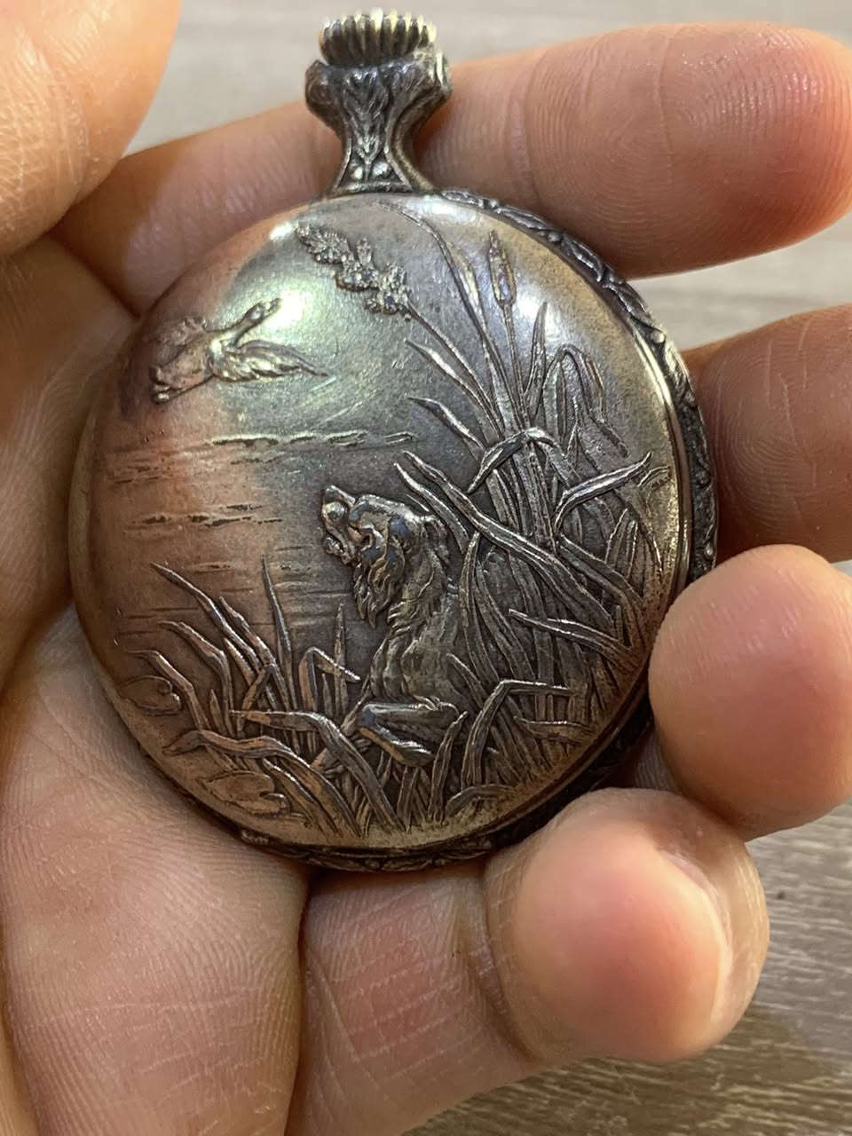 السلام عليكم للبيع ساعتين جيبي سويسري فنتج مع ساعة يد كاسيو دبل تايم مكينة ماطور غير مستخدمة السعر ١٢٥ الف يوجد توصيل لكل محافظات العراق Hussein Ibrahim @highlight


**إذا كنت صاحب هذا الإعلان وتريد حذفه لأي سبب، رجاءا أرسل رسالة إلى الدعم الفني**