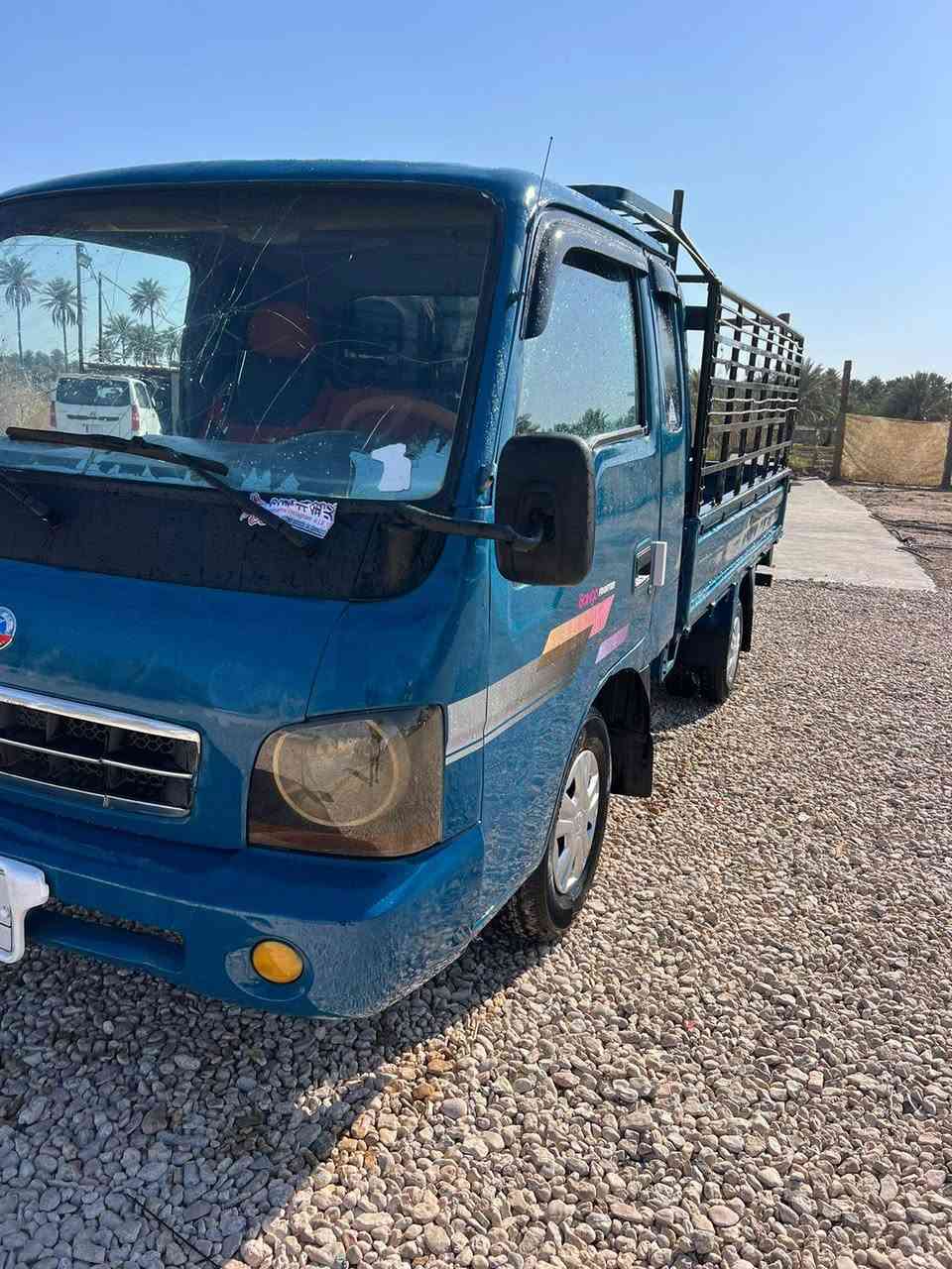 السلام عليكم كيا للبيع موديل 2002 ام الحاكيه مكينه وكير حاويه ستوني شادهن البدي بيه مكانات صبغ بدون ضربه رقم بصره الماني تخم تاير حداديه جديده قماره ثابت 
السعر ب62 وبيه مجال بسيط مكان حله ‏‪***********‬‏
