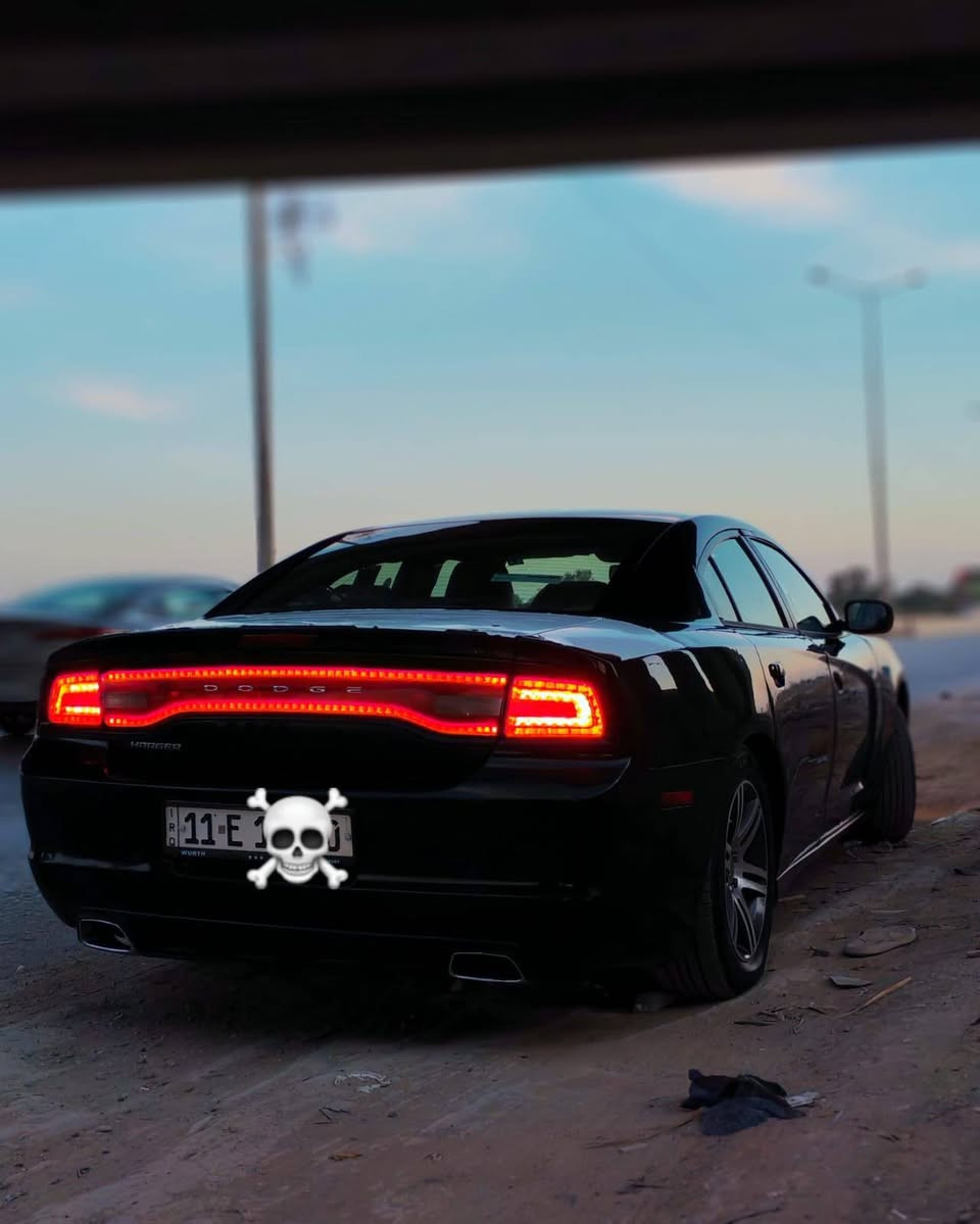 السلام عليكم دوج جارجر البيع موديل 2012 السيارة جاهز.       من كلشي كير مكينه.كمبريسر تبريد 🥶ثلج. حداديه تخم تاير مع ويل خليجي جديد سياره حلوه وجديده رقم بغداد الدولي بسمي السياره. وارد كندي بيه قطع صبغ ابيع احزام السعر 135قفل    او مراوس بستركس رقم*********** ملاحضه السيارة مال بيت الله شاهد
