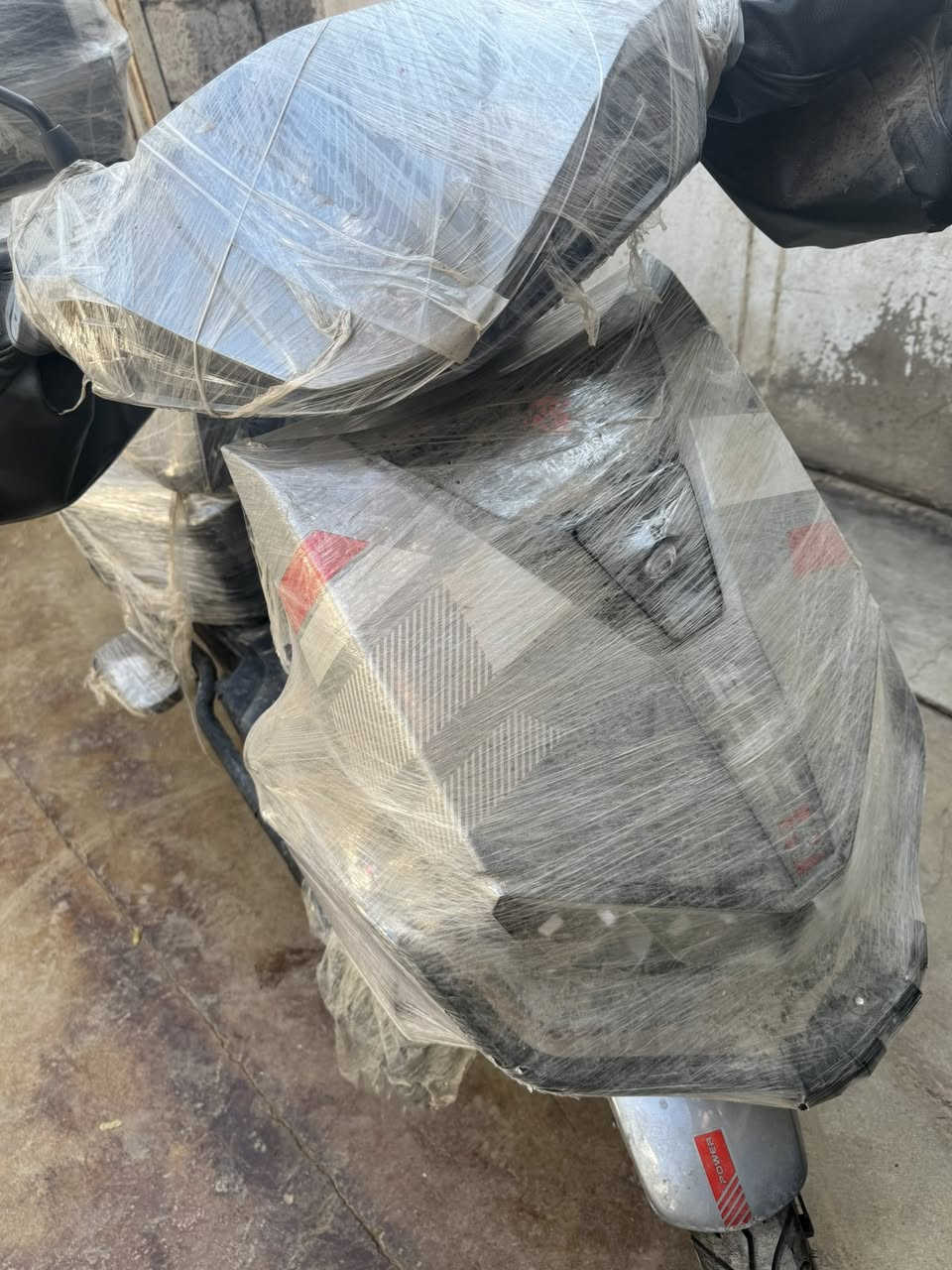 دراجه شحن  نوع الماسه صار شهرين او اكثر من اخذتهه بعدهه نضيفه حيل 6 بطاريات شاحنتهه والخوذه وكامله سويجات كامله بصمه عدد ثنين 
كهربائيات كلهه عل فحص
سعر 650 قفل 
تواصل ***********
