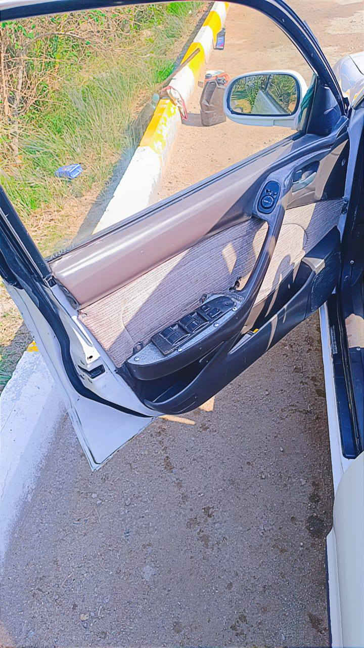 * تويوتا كرونا محور للبيع موديل  94 * مكينه كورلاء بيها 1800
السياره بأسمي /  مشىروع وطني /  رقم بغداد 

* تخم تاير 
* كهربائيات كلها شغالة  سنتر لوك تفتيح تقفيل جنطة على الريمونت 
* بيها مكانات صبغ  فقط مكفوله من الضربة 
*صدر امامي خلفي جديد تخم تاير جديد 
* دواخل جديدة ( السيارة احلى من الصور ) 
#السعر 58وبيها مجال 
رقم الهاتف ( ***********)(***********)

غير متواجد على الفيس اتصال فقط)
